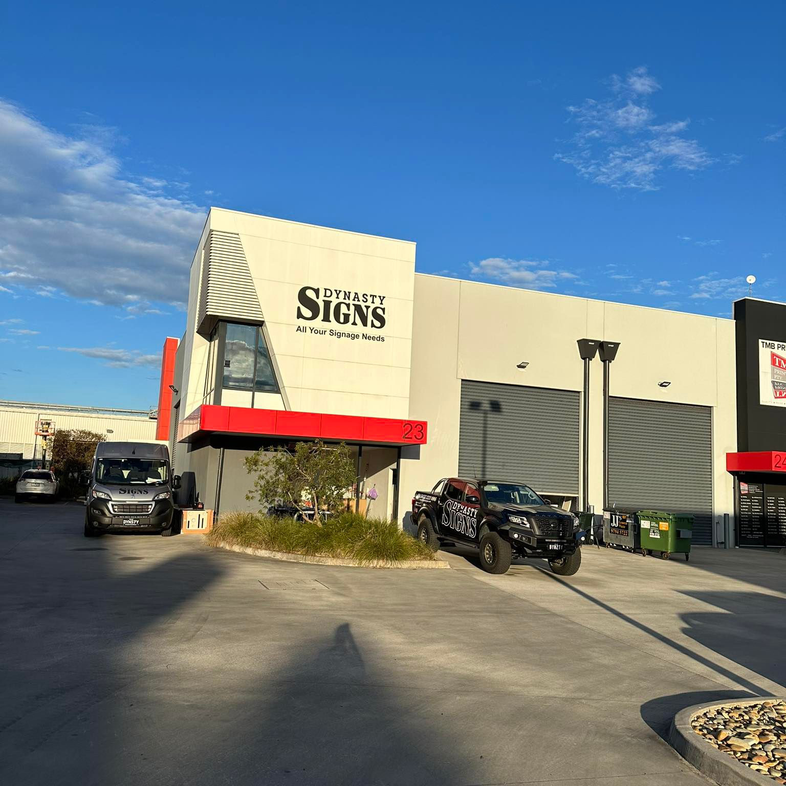 Dynasty Signs Building